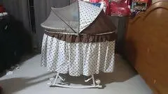 Baby Bassinet With Rocking Function And Mosquito Net - Brown