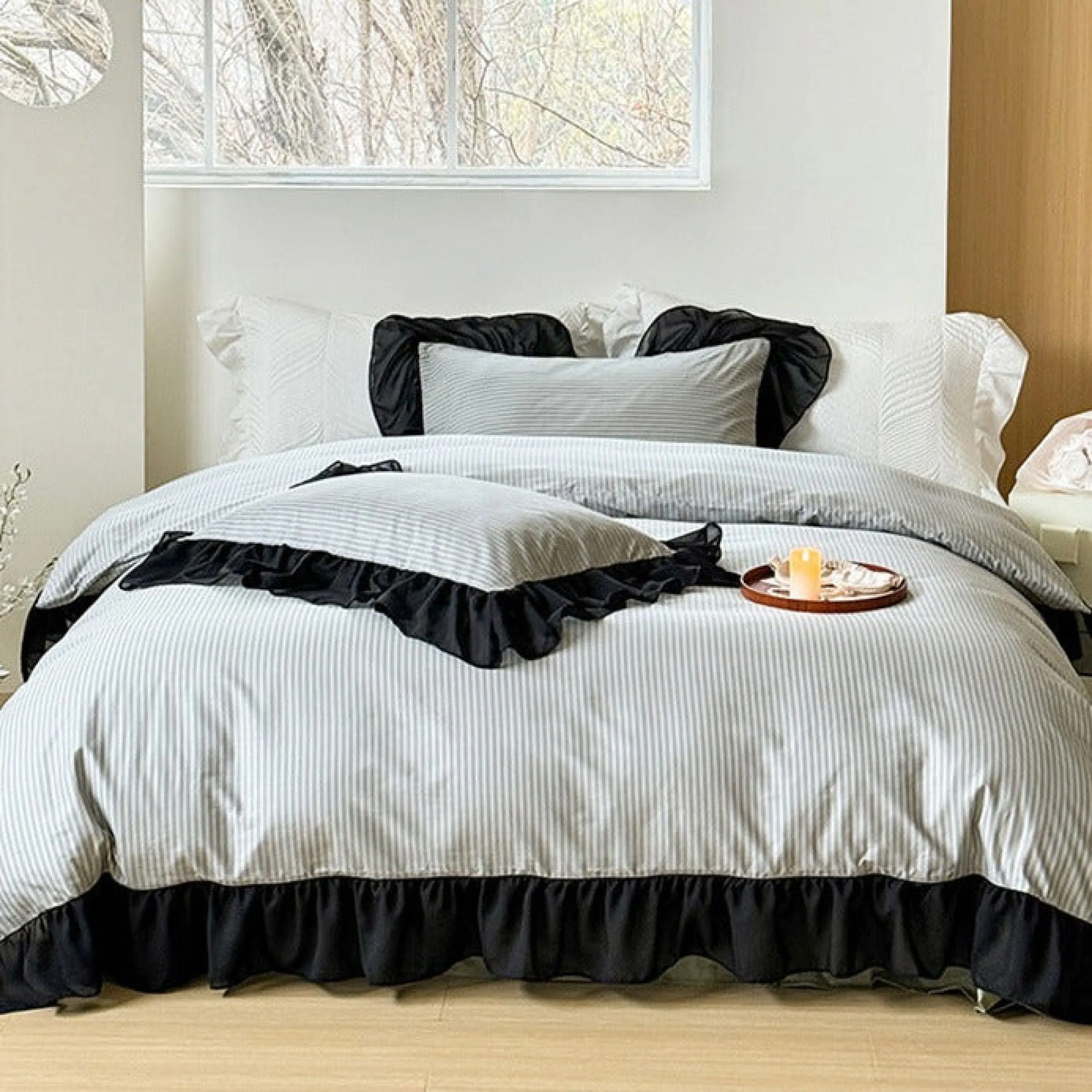 Black Lace Stripe Pastel Bedding Set / Green