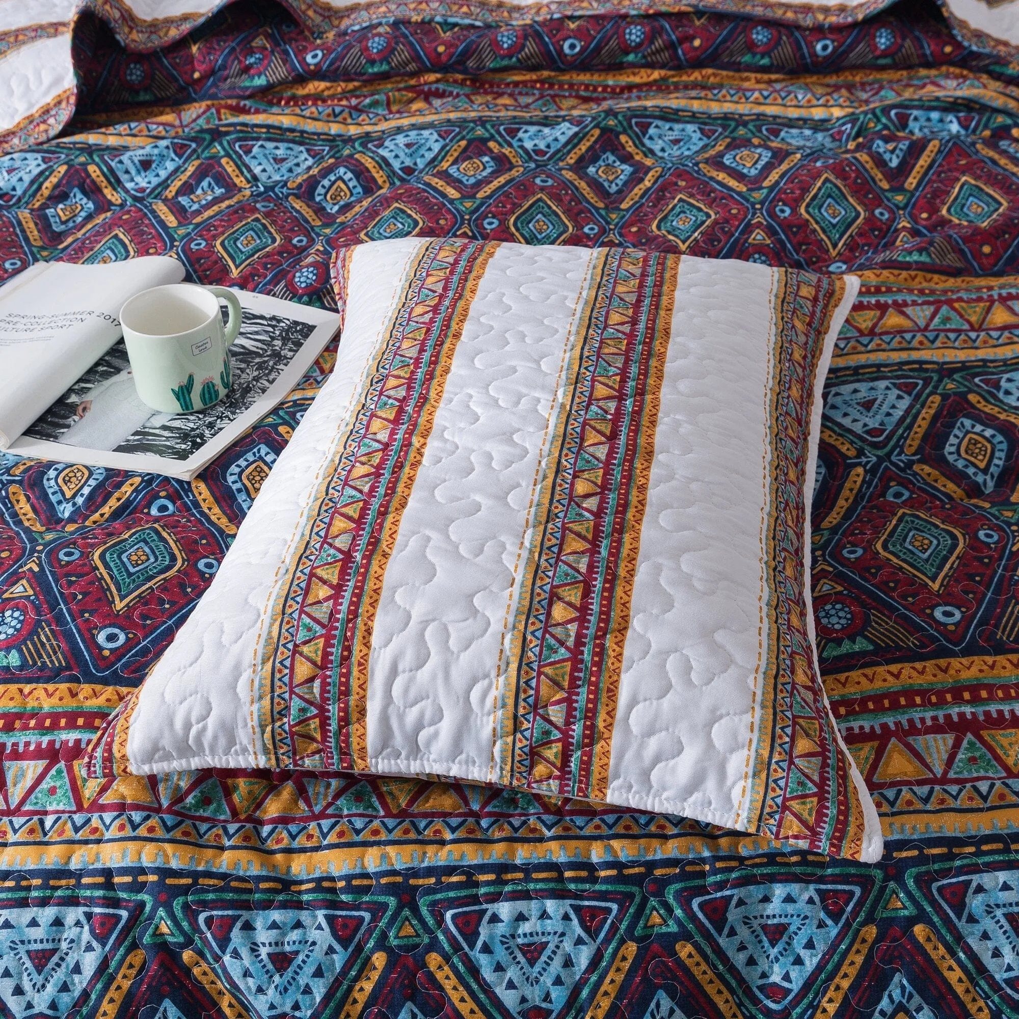 DaDa Bedding Southwestern Aztec Bohemian Desert Tribal Quilted Bedspread Set (KSX-002)