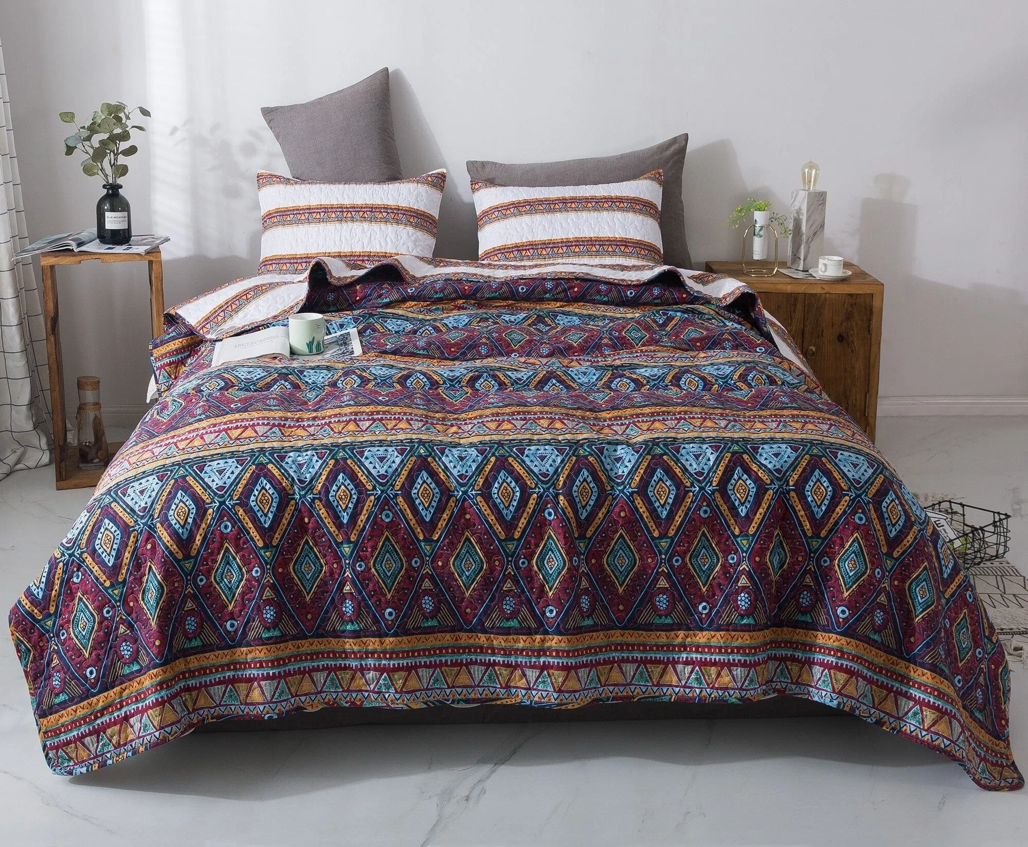 DaDa Bedding Southwestern Aztec Bohemian Desert Tribal Quilted Bedspread Set (KSX-002)