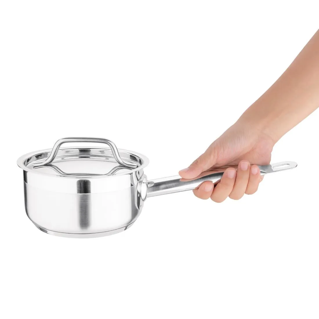 DF670 Nisbets Essentials Stainless Steel Saucepan 1500ml