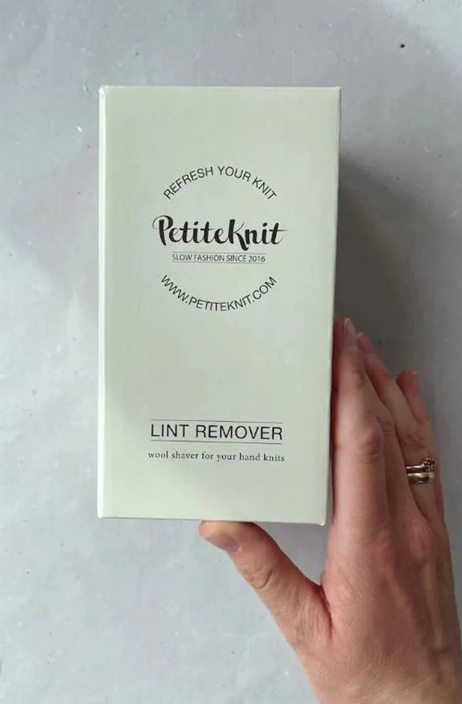 Lint Remover - Refresh Your Knit With PetiteKnit