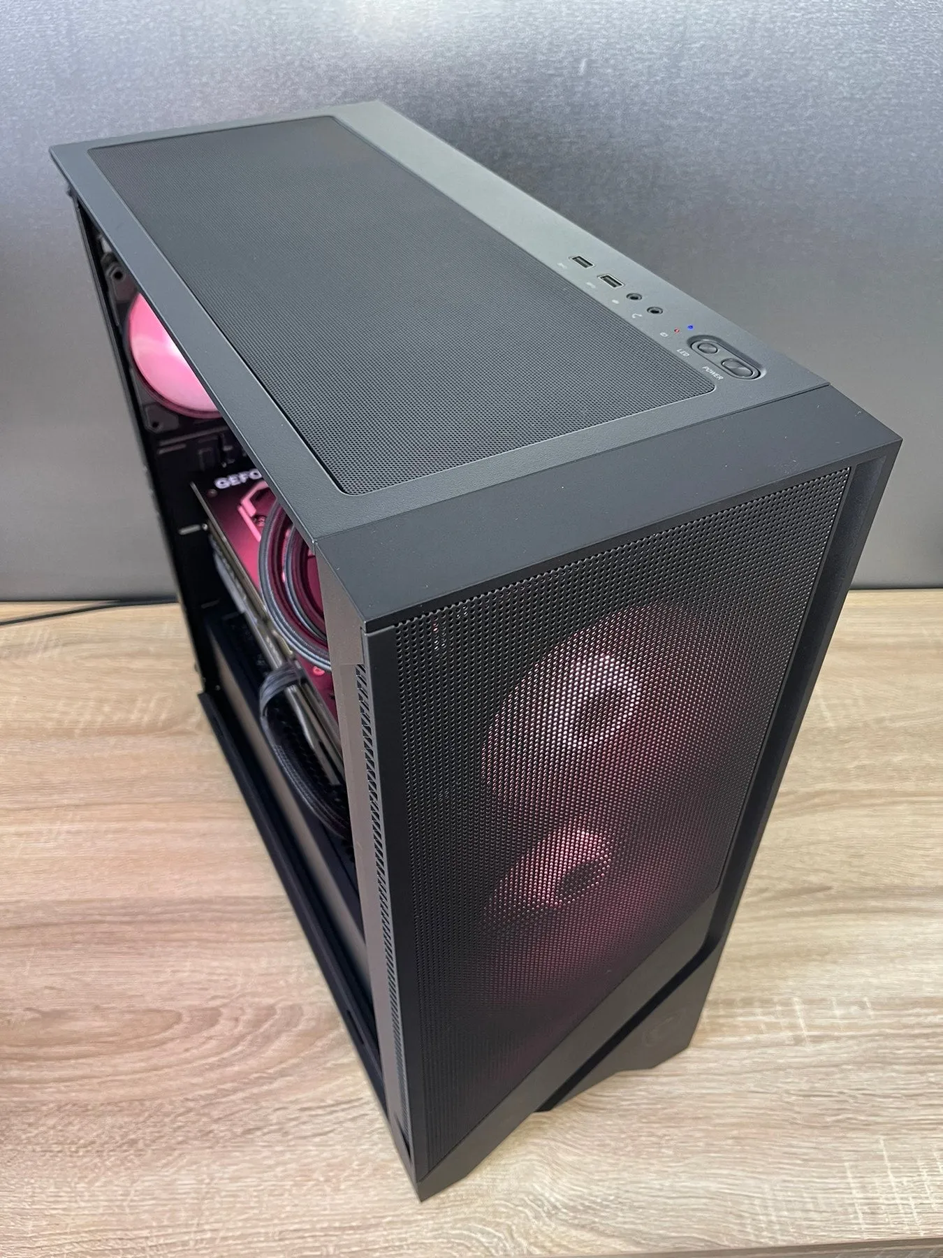 MSI PC Case MAG FORGE 320R Airflow