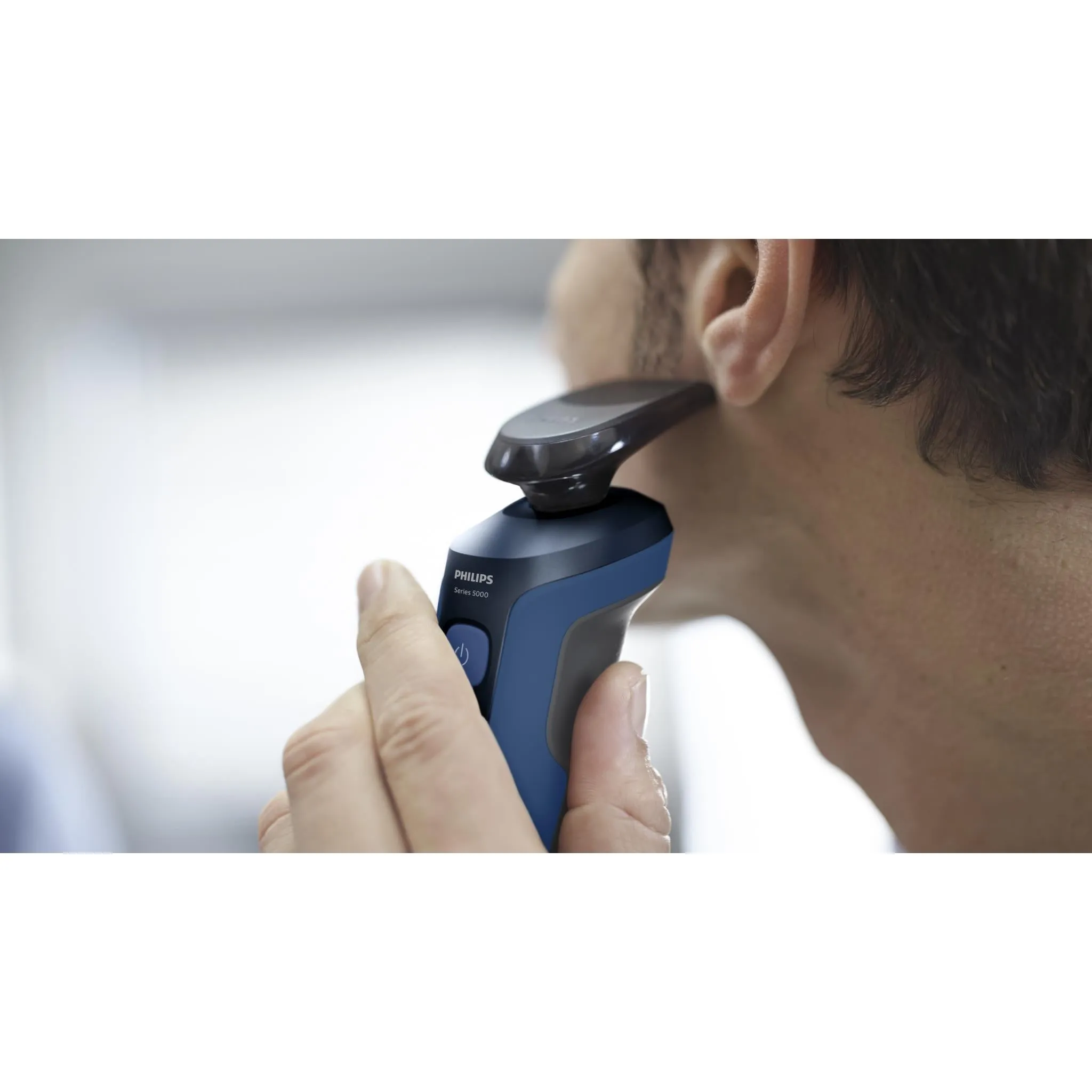 Philips Shaver Series 5000 with Precision Trimmer Attachment