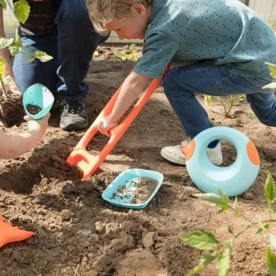 Quut Scoppi - Kids Shovel with an easy-grip handle | Ocean